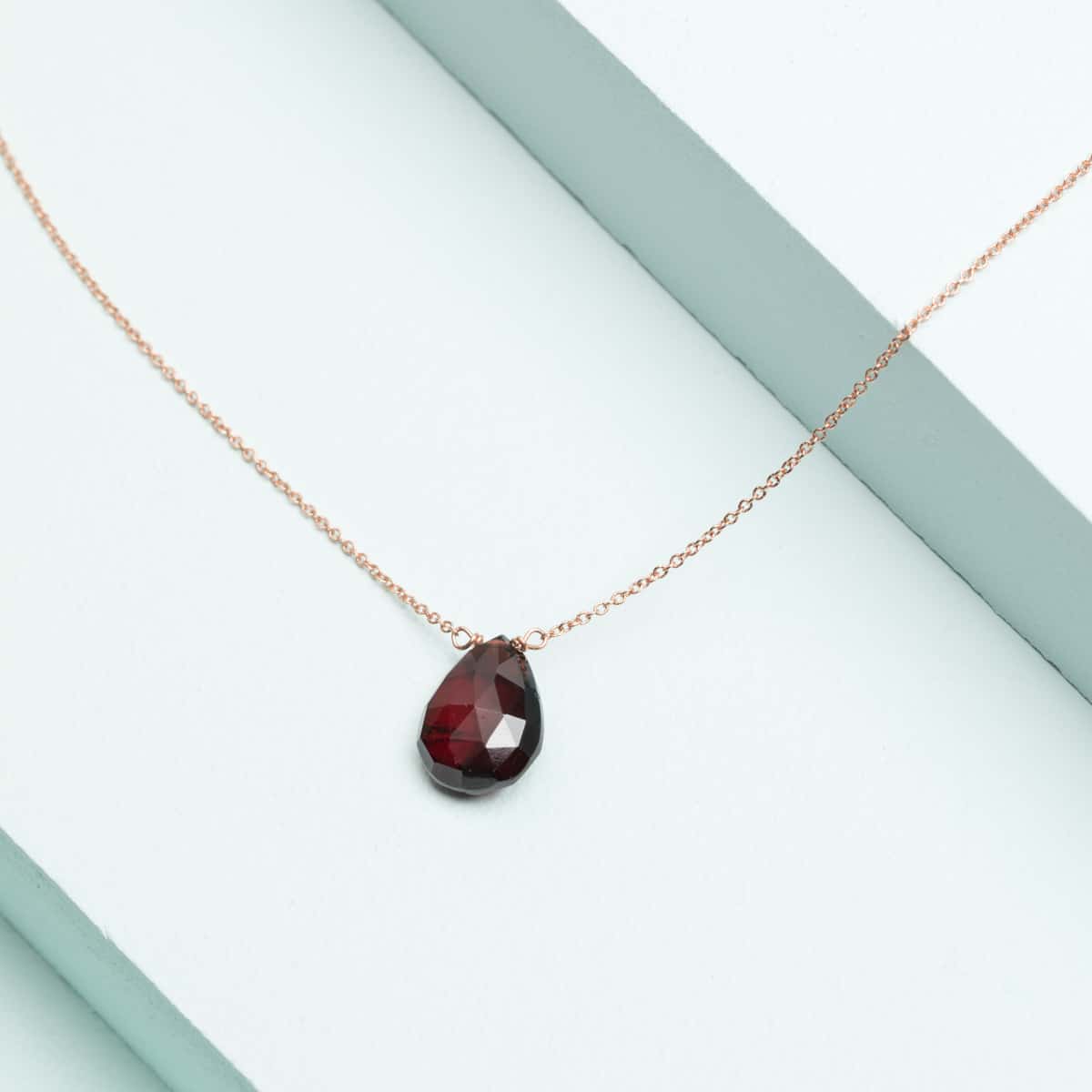 14K Gold Garnet Drop Necklace 